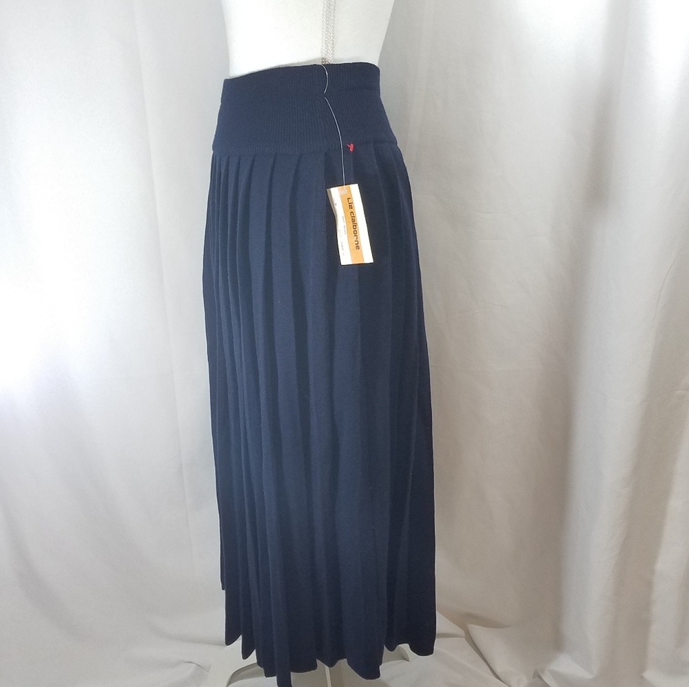 Liz Claiborne Wool Blend Navy Pleated Skirt M NWT - Picture 2 of 9